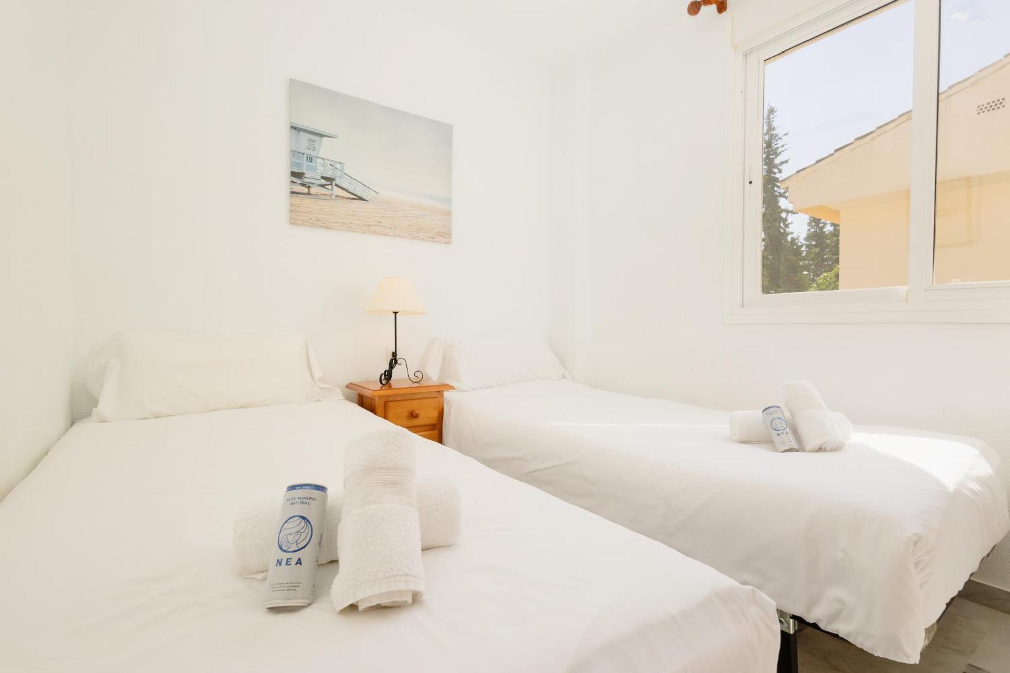 Beautiful Townhouse Walking Distance To The Beach In Costabella, Marbella Exterior photo