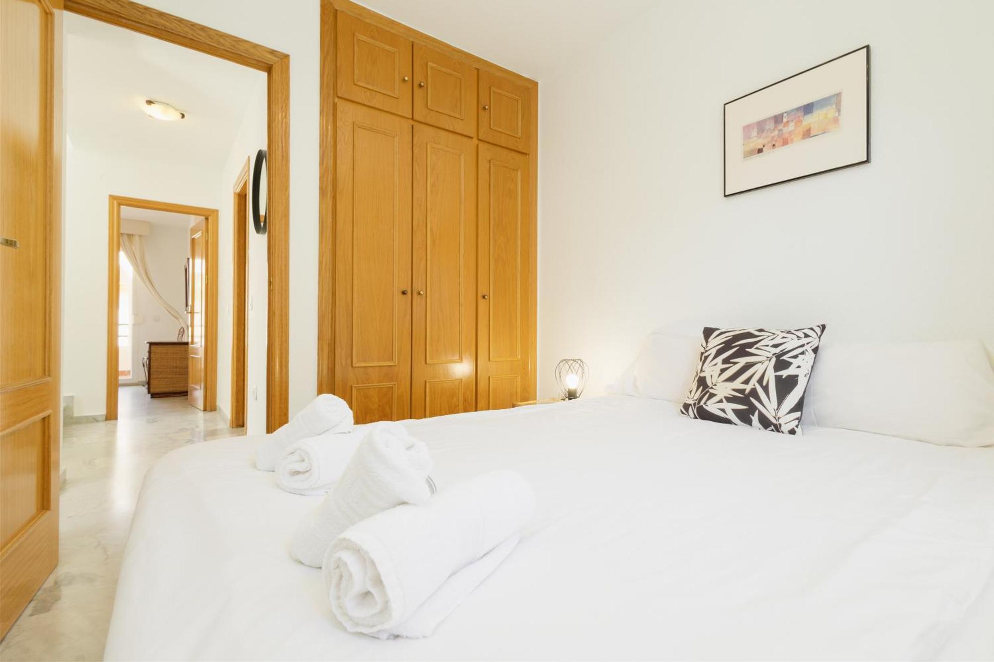 Beautiful Townhouse Walking Distance To The Beach In Costabella, Marbella Exterior photo