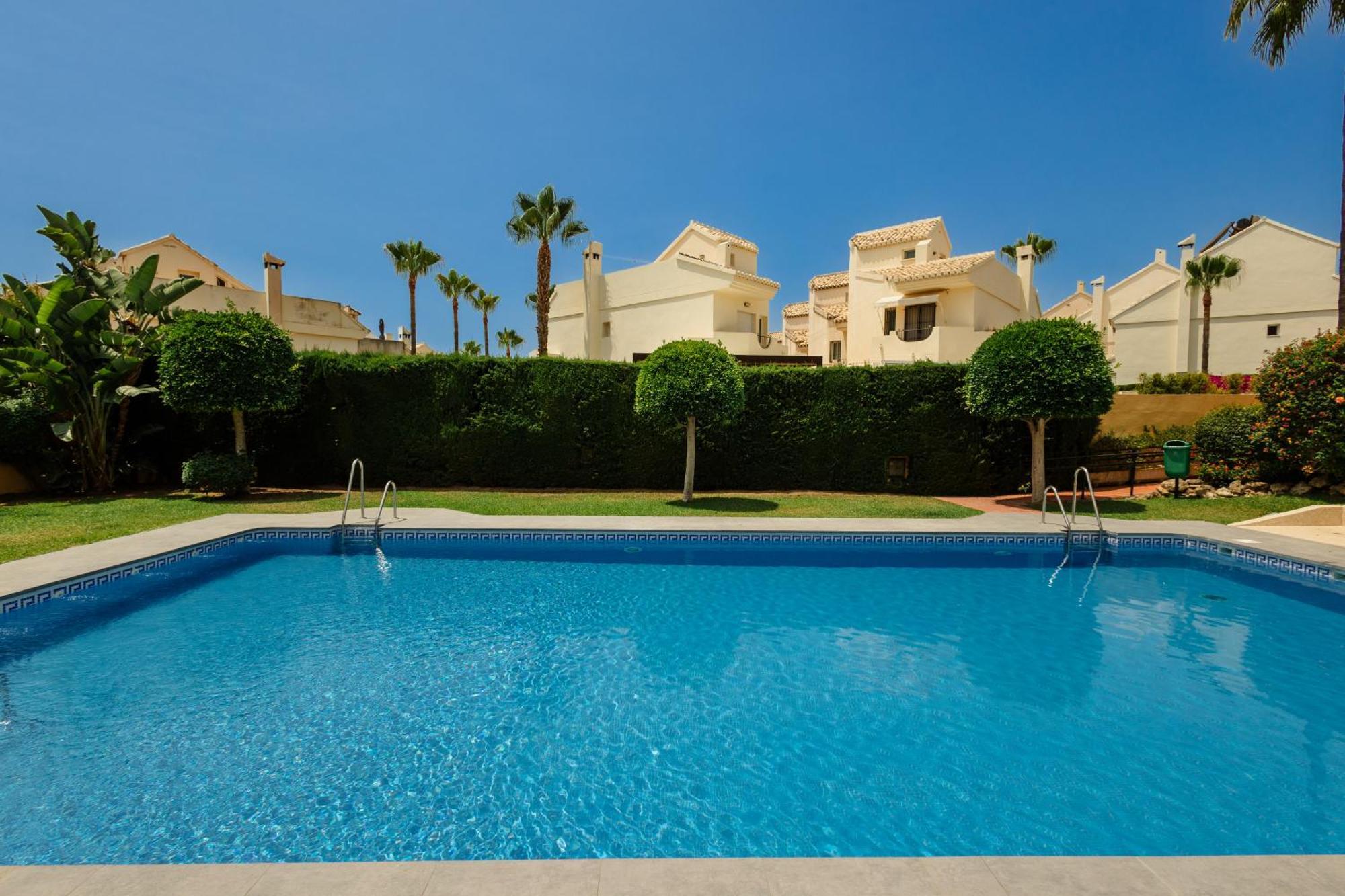 Beautiful Townhouse Walking Distance To The Beach In Costabella, Marbella Exterior photo