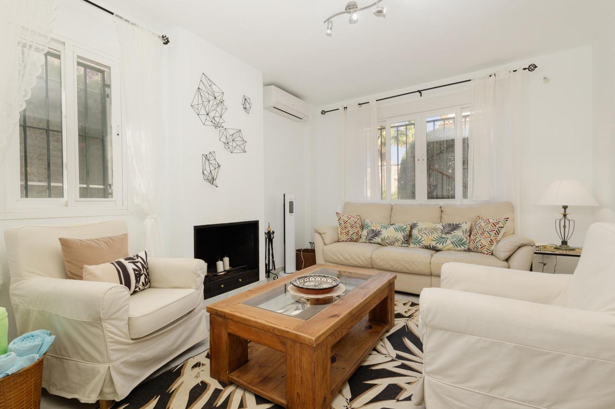 Beautiful Townhouse Walking Distance To The Beach In Costabella, Marbella Exterior photo