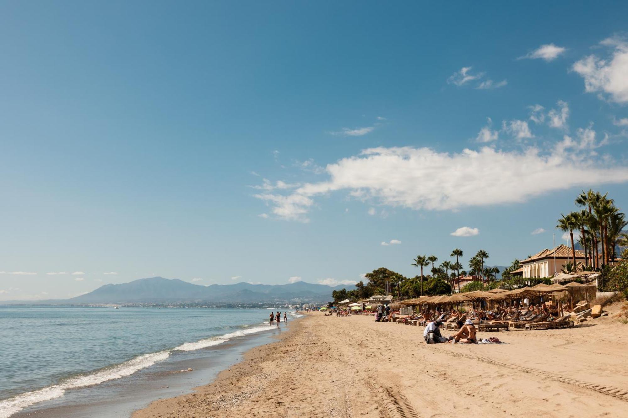 Beautiful Townhouse Walking Distance To The Beach In Costabella, Marbella Exterior photo