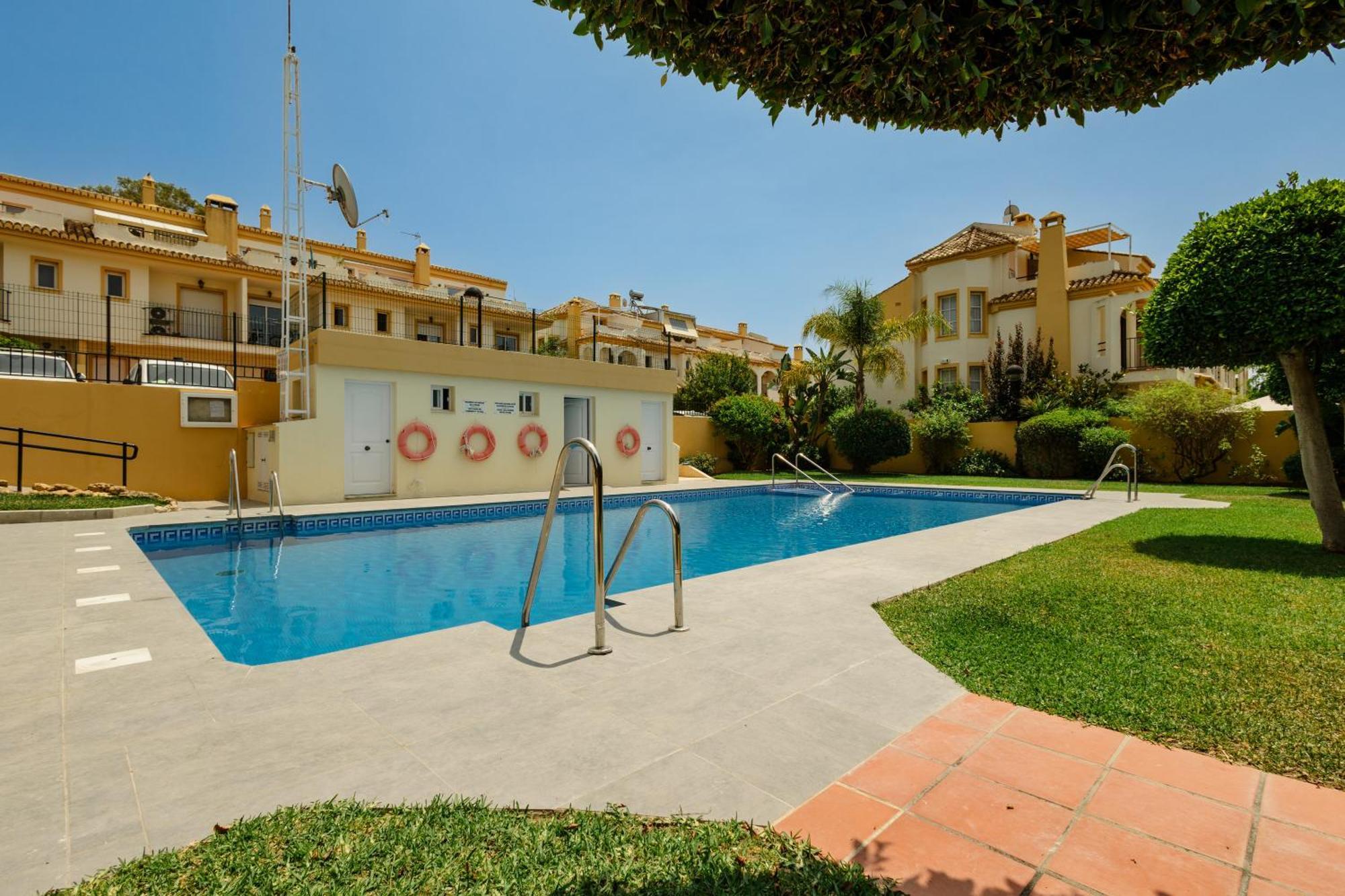 Beautiful Townhouse Walking Distance To The Beach In Costabella, Marbella Exterior photo