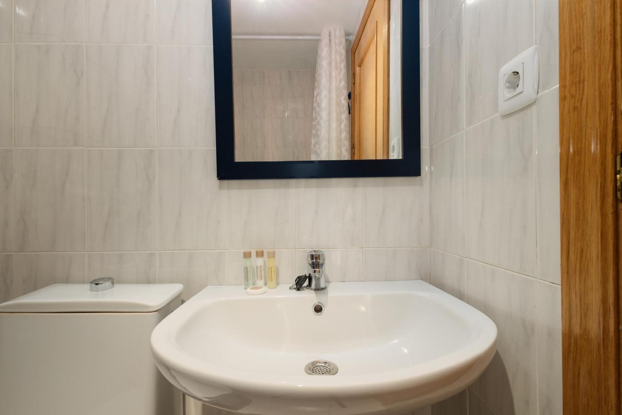 Beautiful Townhouse Walking Distance To The Beach In Costabella, Marbella Exterior photo