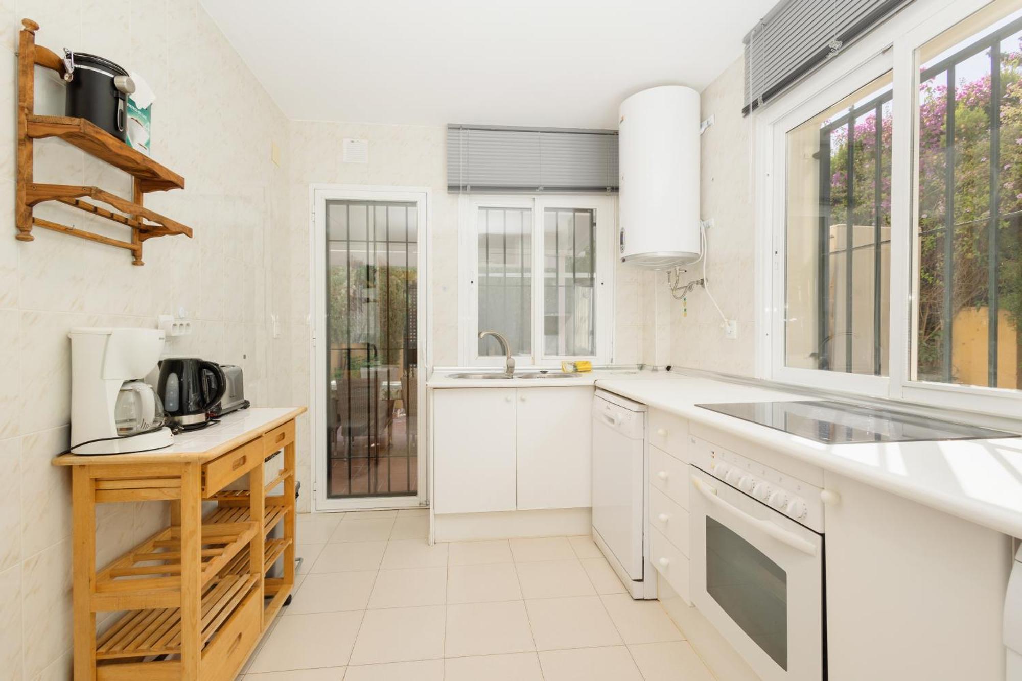 Beautiful Townhouse Walking Distance To The Beach In Costabella, Marbella Exterior photo