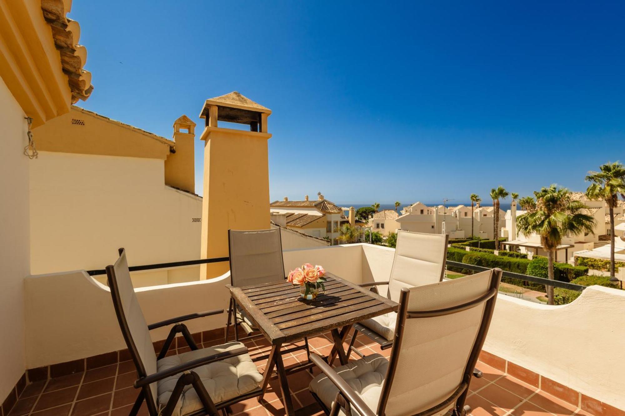 Beautiful Townhouse Walking Distance To The Beach In Costabella, Marbella Exterior photo